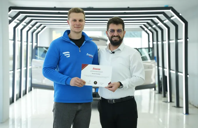 Bowax Academy eğitim tamamlama sertifikası teslimi